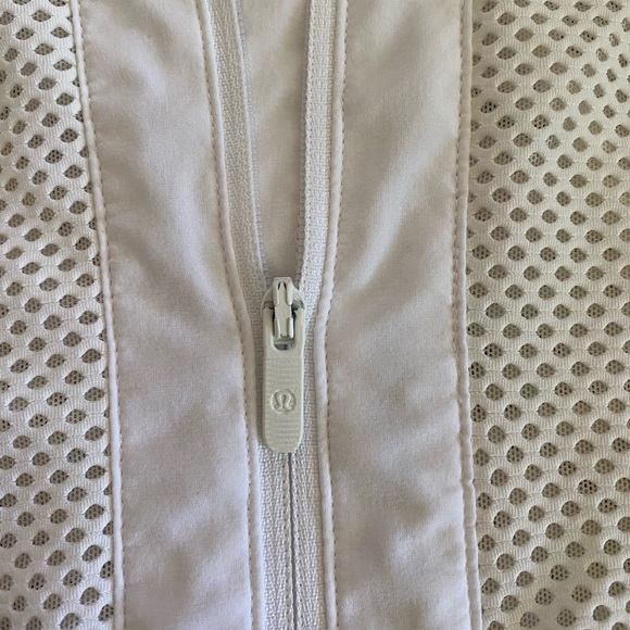 Lululemon Mesh On Mesh Jacket - Picture 7 of 9